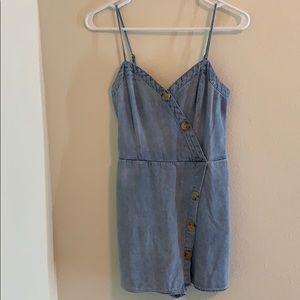 Women’s Romper WITH POCKETS.